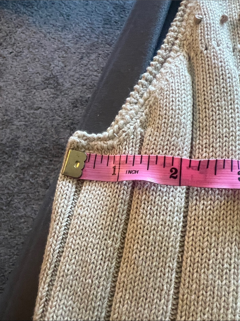 Liz Claiborne Beige Knit Sleeveless Vest - Picture 14 of 15